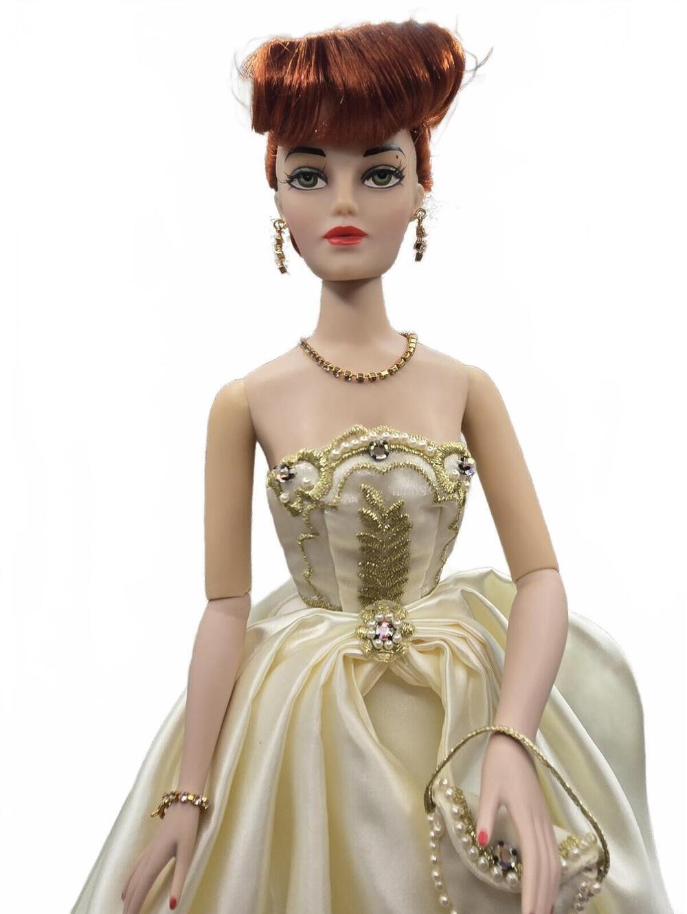 Ashton Drake-Mel Odom - Gene - Madra Lord “First Encounter” Fashion Doll 16"